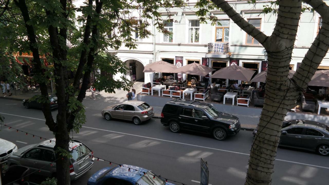 E4 Hotel Odesa Exterior photo